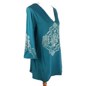 Lili & Q Rhinestone and Silver Embellished Top